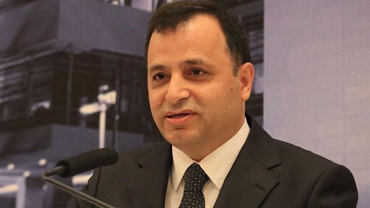 Son dakika haberler: AYM Başkanı Zühtü Arslan, eşinin ve kızının koronavirüs testinin pozitif çıkması nedeniyle karantinaya girdi