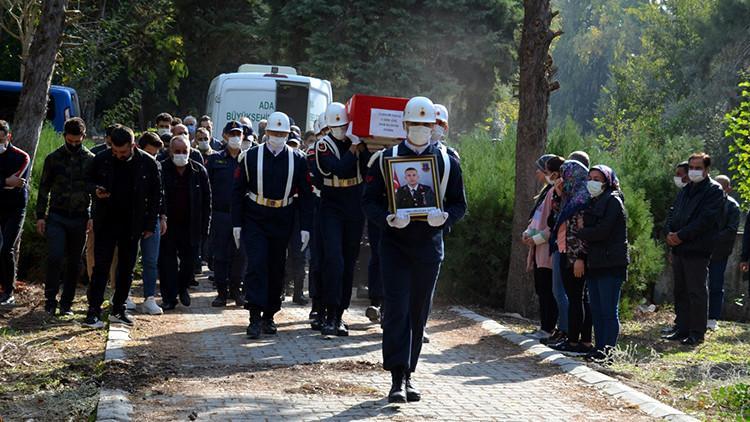 Diyarbakır'da hayatını kaybeden uzman çavuş, toprağa verildi