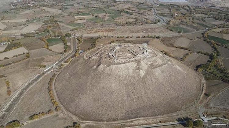 Urartuların 2 bin 900 yıllık kalesi turizme kazandırılıyor