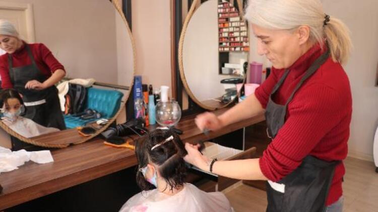 11 yaşındaki Ece Su, lösemili çocuklar için saçlarını kestirip bağışladı