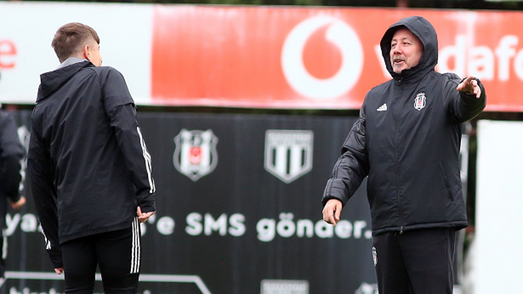 Beşiktaş'ın konuğu Başakşehir! Dorukhan ceza sınırında...