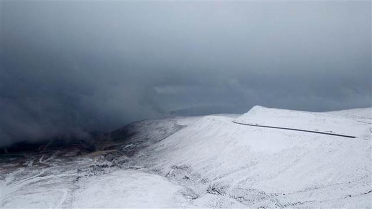 Bitlis'e mevsimin ilk karı yağdı