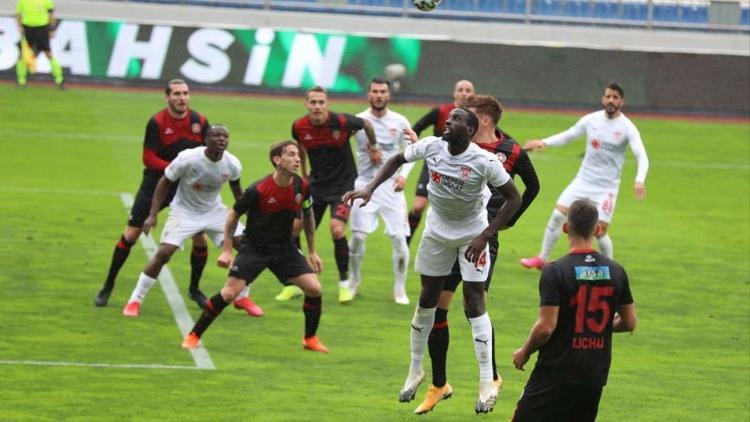 Sivasspor'dan hakem tepkisi: "Hüseyin Göçek hakemliği bırakmalı"