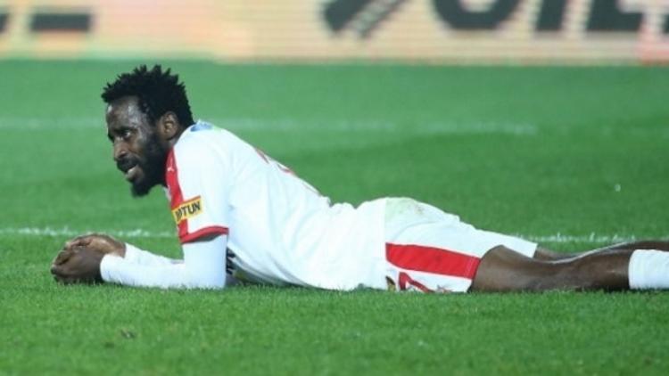 Göztepe Andre Poko'nun sözleşmesini feshettiğini açıkladı