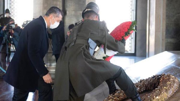 Milli Eğitim Bakanı Selçuk, öğretmenlerle Anıtkabir'i ziyaret etti