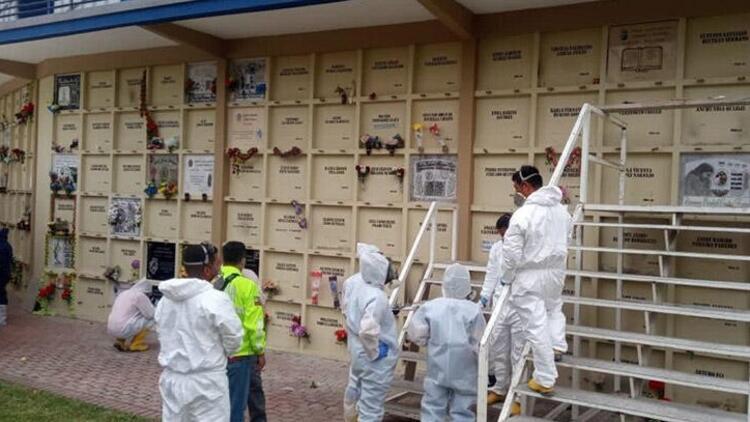 Son dakika haberi: Ekvador’da korona virüsten ölenler mezardan çıkarılıyor