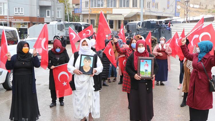 Şırnaklı kadınlar, HDP önündeki eylemlerini 12'nci haftada da sürdürdü