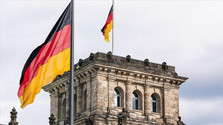 Almanya GYSH son çeyrekte en az yüzde 1 küçülecek