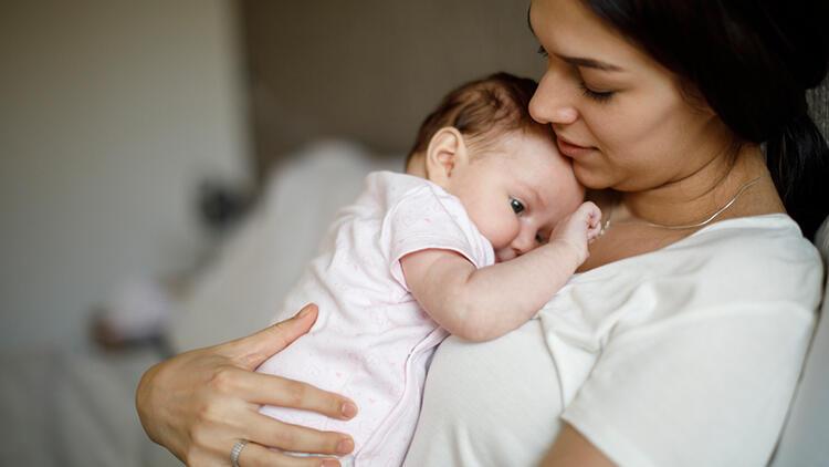 Bebeğinizin duygusal gelişimini desteklemenin yolları