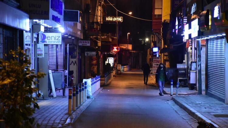 İzmirde sokaklar boş kaldı