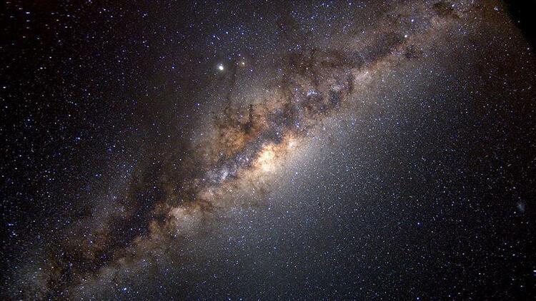Samanyolu Galaksisi süper kütleli kara deliğe oldukça yakın