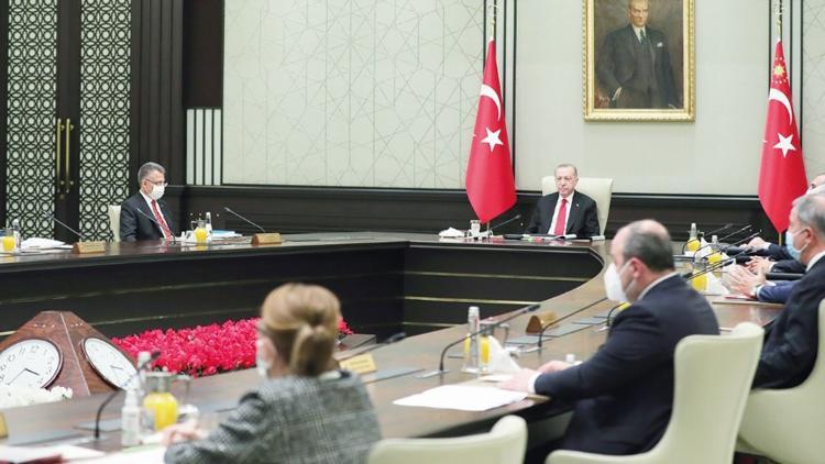 Sokaklara hafta sonu kesintisiz yasak