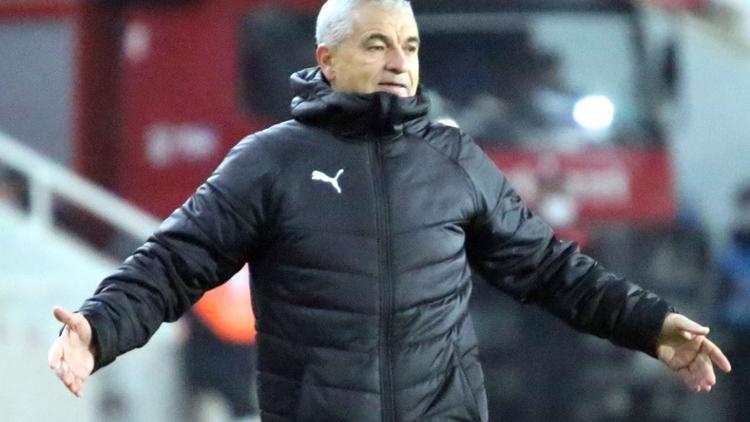 Rıza Çalımbay’dan Galatasaray açıklaması! "Hakem hatalarını anlatmaya çalışırken..."