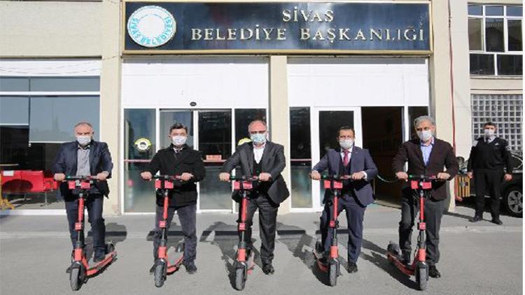 Sivas'ta, belediyeden elektrikli scooter hizmeti