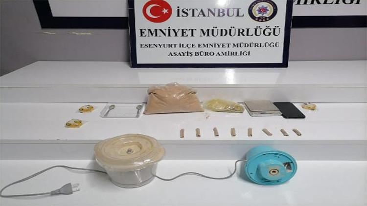 Esenyurt'ta uyuşturucu satıcısı 1 kilogram maddeyle yakalandı
