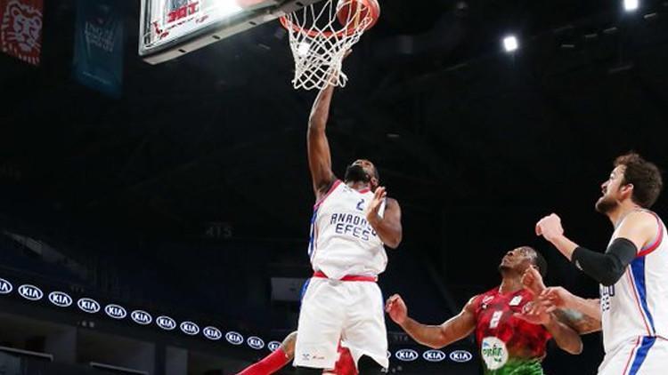 Anadolu Efes: 74 - Pınar Karşıyaka: 61