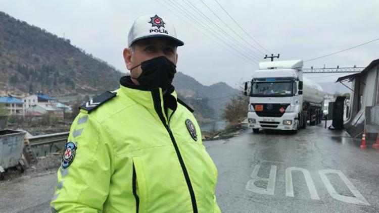 Çetin kış şartlarına sahip Tunceli'de, kış lastiği denetimi başladı