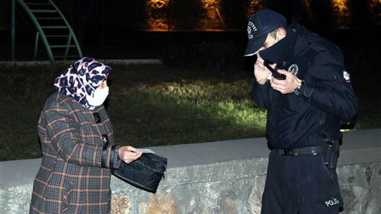 Karabük'te hem karantinayı hem de sokağa çıkma kısıtlamasını ihlal eden kişiye ceza