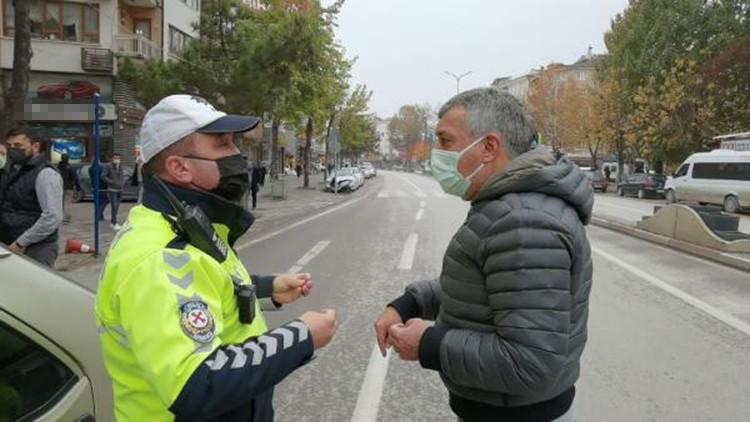 Yayalara yol vermeyen 40 sürücüye, yaklaşık 24 bin lira ceza
