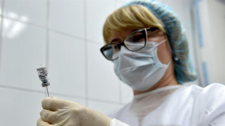 Rus lider Putin emir verdi: Rusya'da aşı uygulaması başlıyor