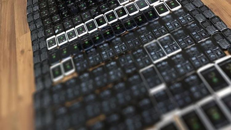 Gaziantep'te gümrük kaçağı 49 cep telefonu ele geçirildi