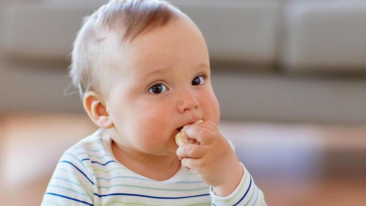 Bebeklerde ek gıdaya geçiş nasıl olmalı? 