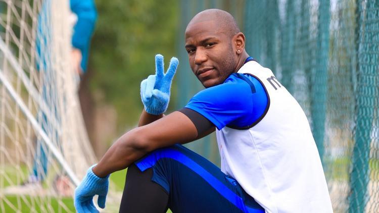 Benik Afobe: "Kızımın vefatı ile zor bir dönemden geçtik..."