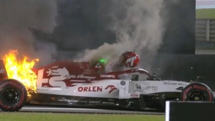Son Dakika | Formula 1'de korkutan anlar! Kimi Raikkonen'in aracı alev aldı