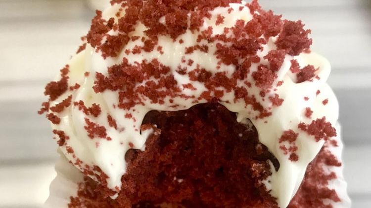 Yapılışı çok kolay, kendi çok lezzetli: Red velvet cupcake