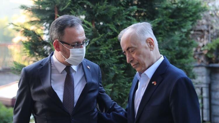 Galatasaray Başkanı Mustafa Cengiz, Yılın Fotoğrafı oylamasına katıldı