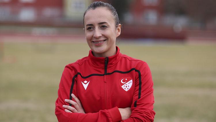 FIFA kokartlı hakemimiz Cansu Tiryaki: 'Ronaldo ve Messi'nin olduğu bir maçı yönetmek istiyorum'