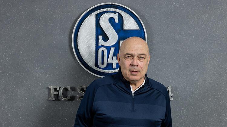 Schalke 04ün yeni teknik direktörü Christian Gross oldu