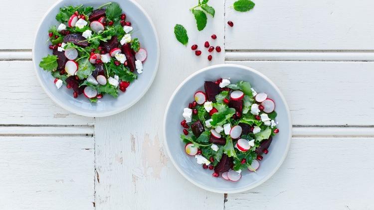 Turplu yeşil salata tarifi