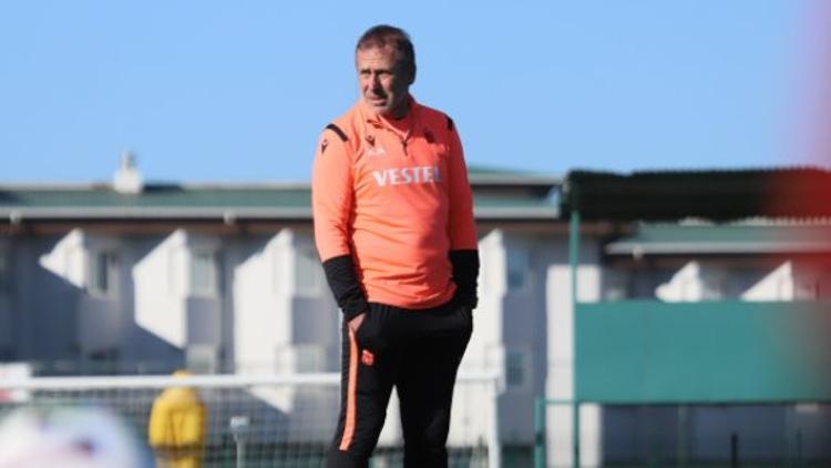 Trabzonspor Teknik Direktörü Abdullah Avcı: "Futbola yardımcı olmamız lazım..."