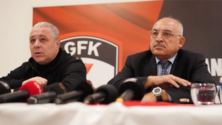 Mehmet Büyükekşi: "Hocamız Sumudica, devre arası transfer istemedi..."