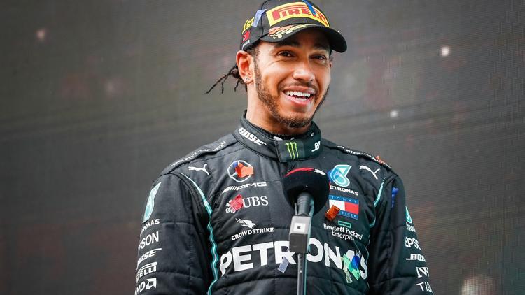 Formula 1 şampiyonu Lewis Hamilton'a 'Sir' unvanı verildi!