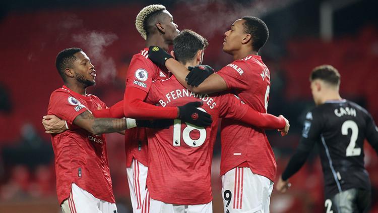 Manchester United, sahasında Aston Villa'yı 2 golle geçti