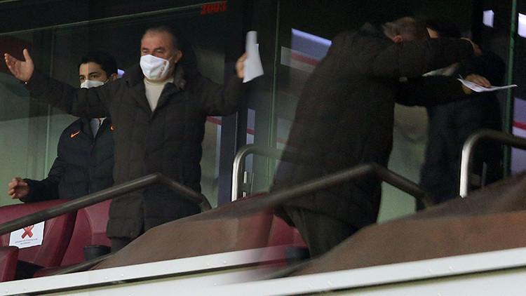 Galatasaray-Antalyaspor maçına damga vuran görüntü! Tribünde Fatih Terim...