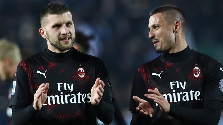 Milan'da Ante Rebic ve Rade Krunic'in Kovid-19 testleri pozitif!