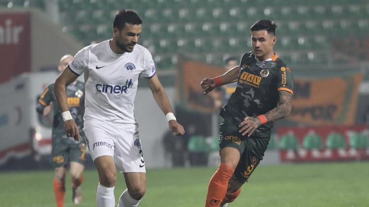 Alanyaspor duvara çarptı
