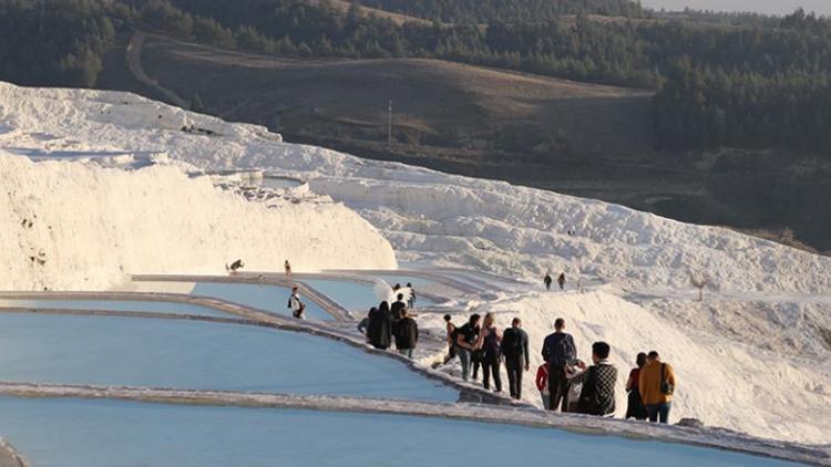 Pamukkale'yi 11 günde 6 bin 850 kişi ziyaret etti