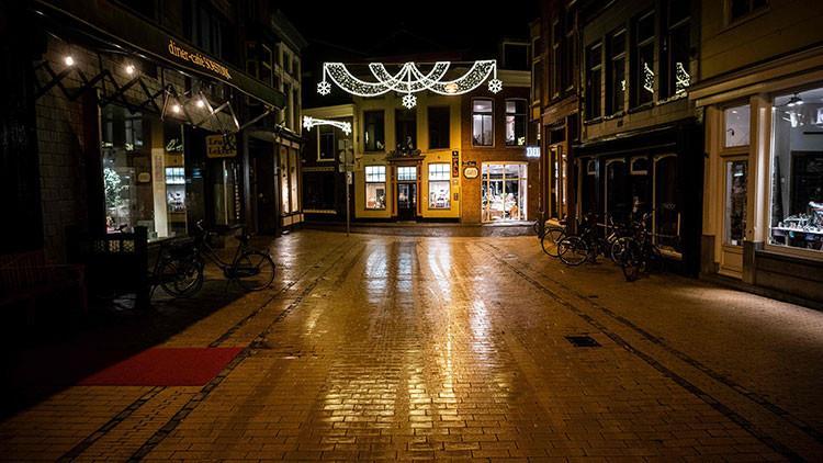 Hollanda'da koronavirüs kısıtlamalarının süresi uzatıldı