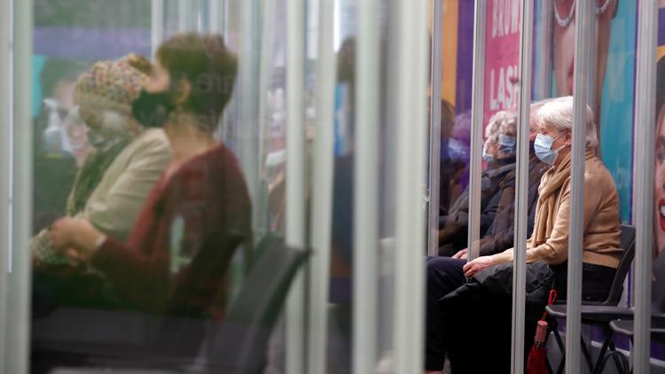 Dünya bu kararı konuşuyor! Maske takmayan müşterilerin hesapları kapatılacak