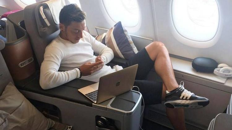 Son Dakika | Mesut Özil, Fenerbahçe'de giyeceği forma numarasını açıkladı!