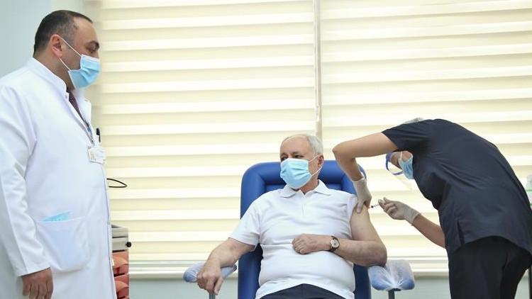 Azerbaycan'da Kovid-19'a karşı aşılama başladı