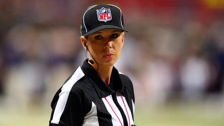 Super Bowl'da bir ilk yaşanacak! Kadın hakem Sarah Thomas...