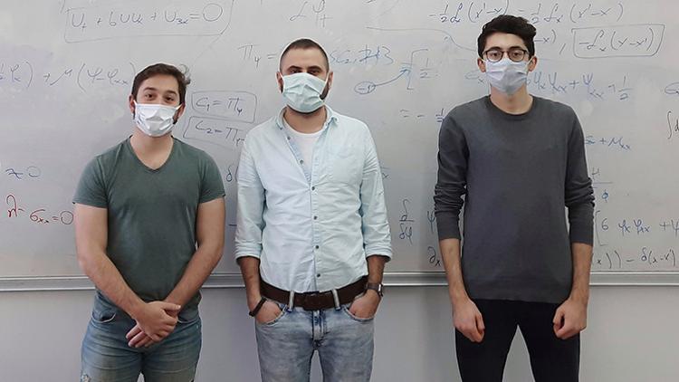 Genç fizikçiler Satürn problemiyle madalyaya ulaştı