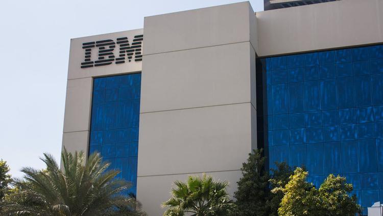 IBM'in geliri 2020'nin dördüncü çeyreğinde azaldı