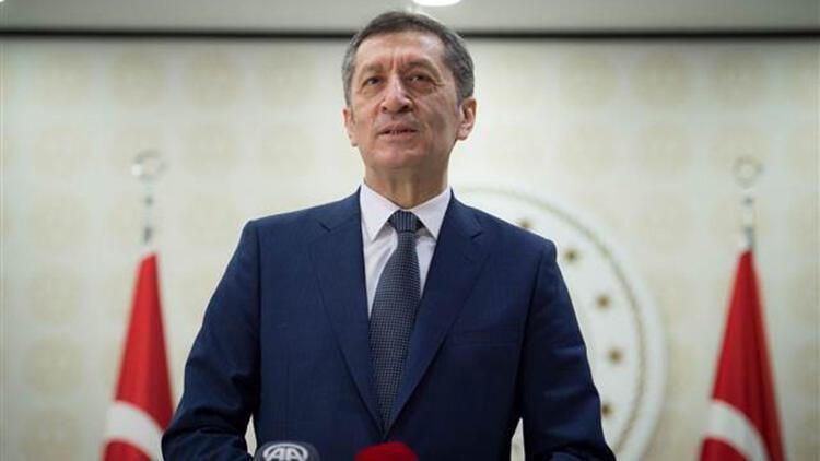 Bakan Selçuk 'Ziya Öğretmen Bizim Okulda' buluşmalarına devam etti