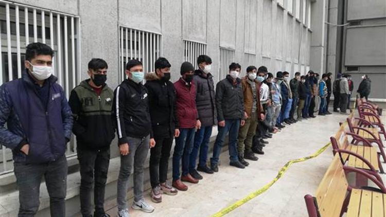 Ankara'da 13 düzensiz göçmen yakalandı